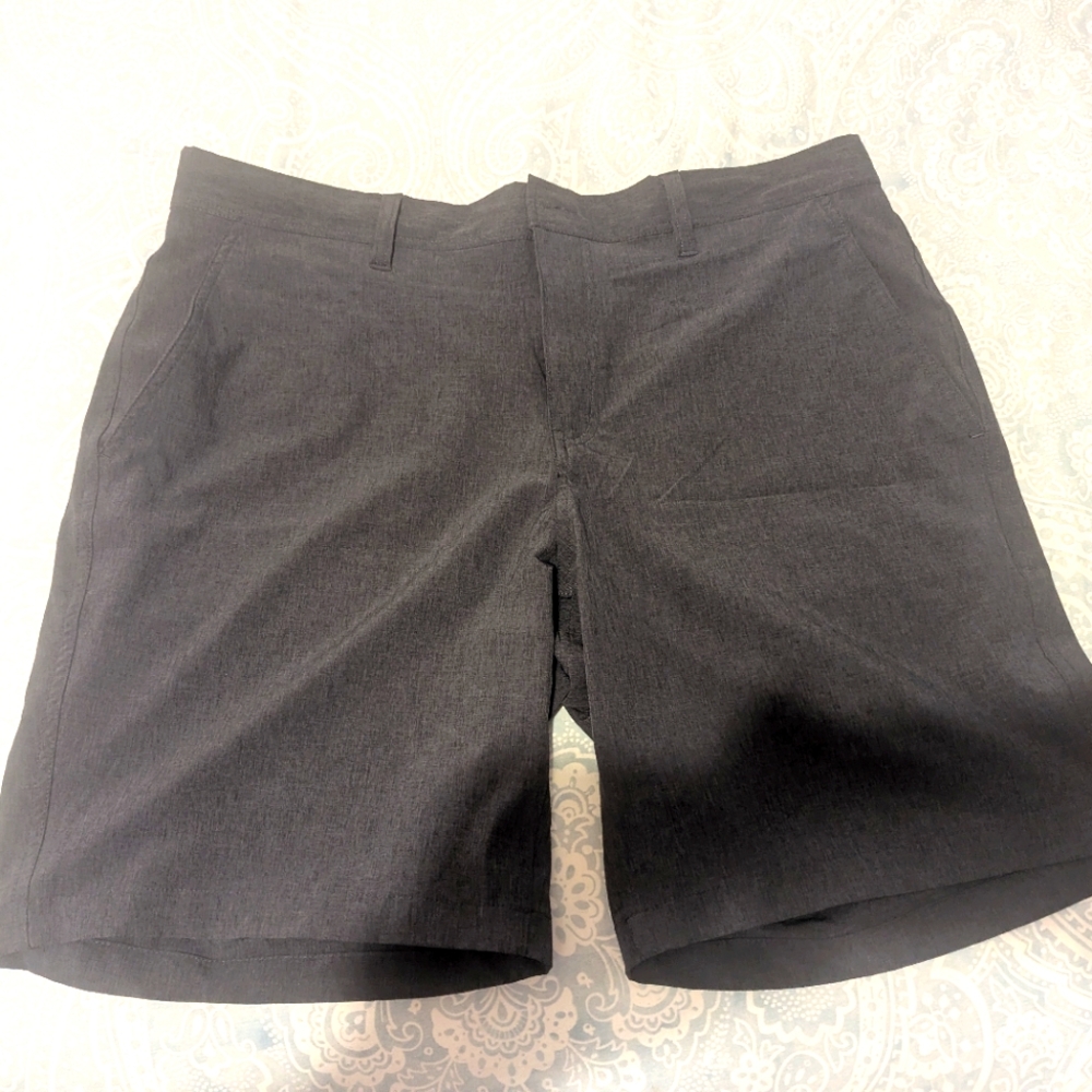 32 degree Cool Navy blue shorts